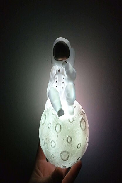 Orijinaldukkan Ay Ustunde Dusunen Astronot Renk Degistiren Gece Lambasi Trendyol