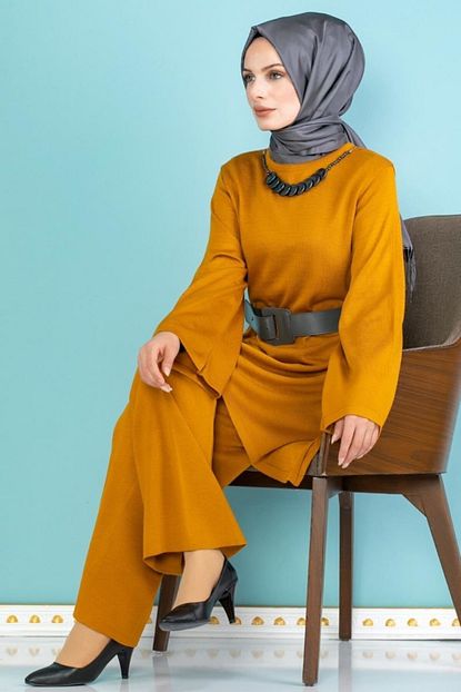 Moda Ebva Kolyeli Kemerli Ikili Triko Kombin 800 Hardalsarisi Fiyati Yorumlari Trendyol Biz sen planini yap, kombinini bize birak sloganiyla yillardir kadinlarin vazgecilmez adresi denizbutik.com olarak tuerkiye'nin en bueyuek kadin giyim butik. moda ebva kolyeli kemerli ikili triko