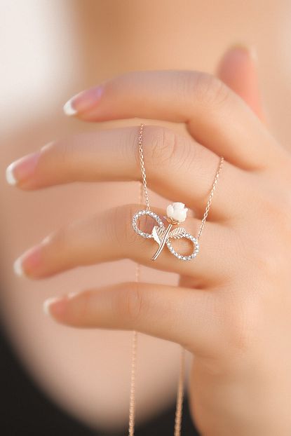 Marziv Silver Beyaz Gul Sonsuzluk Gumus Kolye Trendyol