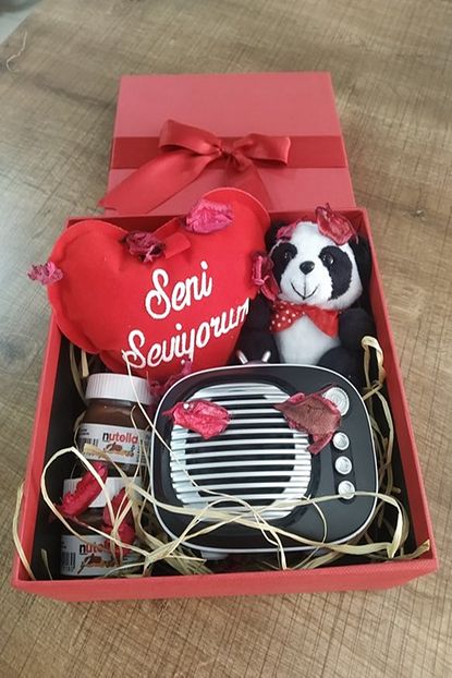 Ebrtech Sevgiliye Ask Sepeti 1 Nostalji Radyo 1 Seni Seviyorum Yastik 1 Panda 2 Nutella Trendyol