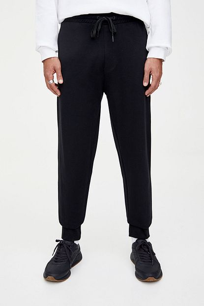 Pull Bear Erkek Siyah Dikis Detayli Jogger Fit Pantolon 05670543 Trendyol