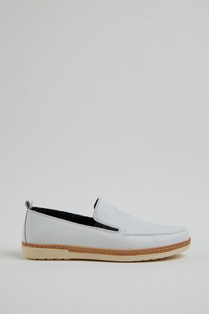 Paulmark Erkek Beyaz Kabartma Logolu Slip On Makosen Ayakkabi Trendyol