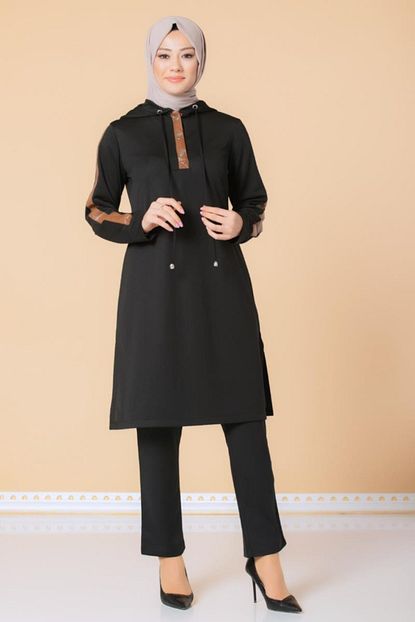 Moda Ebva Deri Detay Kapsonlu Tesettur Kombin 3024 Siyah Trendyol Moda berfu'nun tesettuer bayan giyim kombin modelleri ile en uygun fiyatli kombin ve en kaliteli tesettuer kombin. trendyol