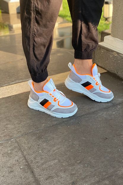 Inan Ayakkabi Erkek Gri Beyaz Turuncu Kenarlari Serit Cizgi Detayli Sneaker Spor Ayakkabi Trendyol