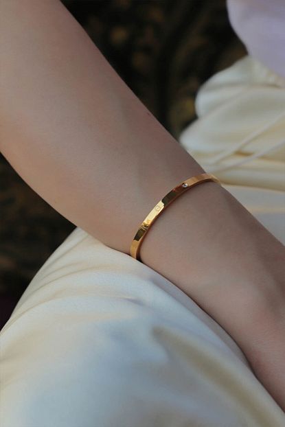 Necati Gun Ince Tasli Gold Kaplama Crt Celik Bileklik Trendyol