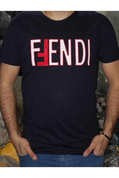 Fendi Erkek Siyah Bakili T Shirt Trendyol