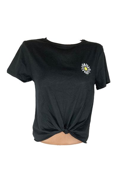 kadin siyah papatya detayli kisa kollu t shirt