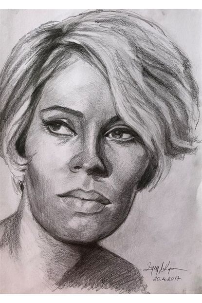 zeyn art kadin karakalem portre fiyati