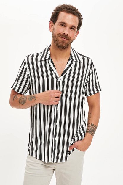 Defacto Erkek Siyah Cizgili Kisa Kollu Slim Fit Viskoz Gomlek S3360az20hs Trendyol