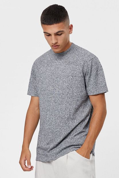 Bershka Erkek Beyaz Siyah Dik Yaka Kisa Kollu T Shirt Trendyol