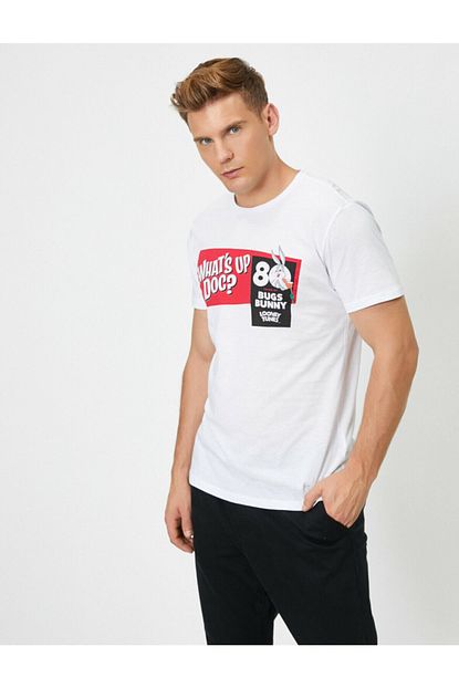 Koton Erkek Beyaz Kisa Kollu Bugs Bunny Baskili T Shirt Trendyol