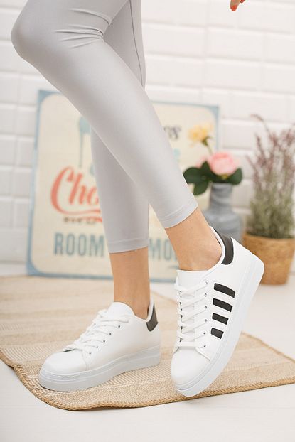 modafirsat kadin beyaz siyah cizgili sneaker spor ayakkabi fiyati yorumlari trendyol