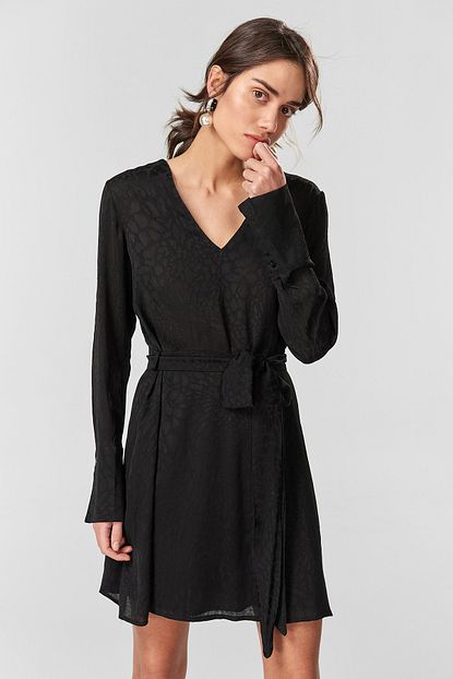 trendyolmilla siyah kusak detayli
