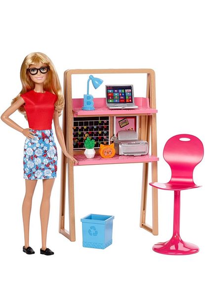 Mattel Barbie Bebek Ve Calisma Masasi Oyun Seti Dvx52 Trendyol