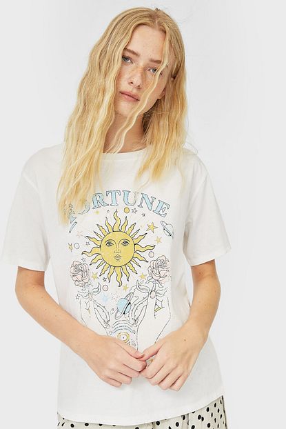 Stradivarius Kadin Ekru Mistik Desenli T Shirt 07029166 Trendyol
