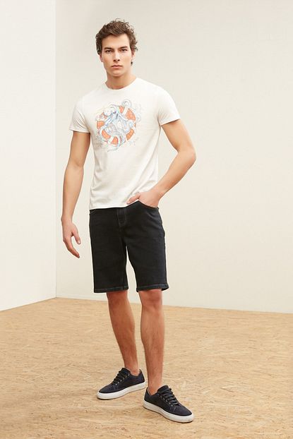 Mudo Erkek Beyaz Bisiklet Yaka Baskili Pamuk T Shirt 371560 Trendyol