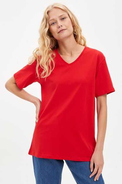 Defacto Kadin Kirmizi Oversize V Yaka Kisa Kollu Tisort S6245az20hs Trendyol