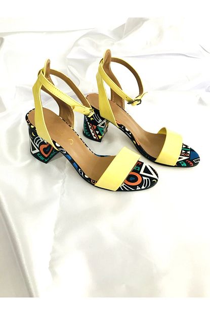 Kalan Shoes Kadin Sari Renkli Ekose Tek Bant Topuklu Ayakkabi Trendyol