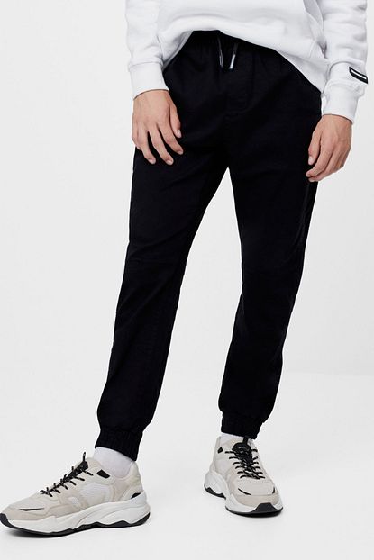 Bershka Erkek Siyah Pacasi Lastikli Pantolon Trendyol