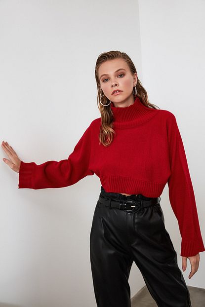 Trendyolmilla Kirmizi Balikci Yaka Crop Triko Kazak Twoaw21kz0163 Trendyol