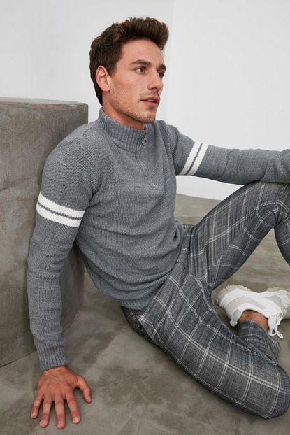 Trendyol Man Gri Erkek Fermuarli Yarim Balikci Kol Cizgili Slim Fit Triko Kazak Tmnaw21kz0532 Trendyol