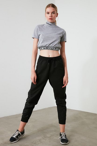 Trendyolmilla Siyah Parasut Kumas Detayli Loose Jogger Spor Esofman Alti Twoss20ea0065 Trendyol