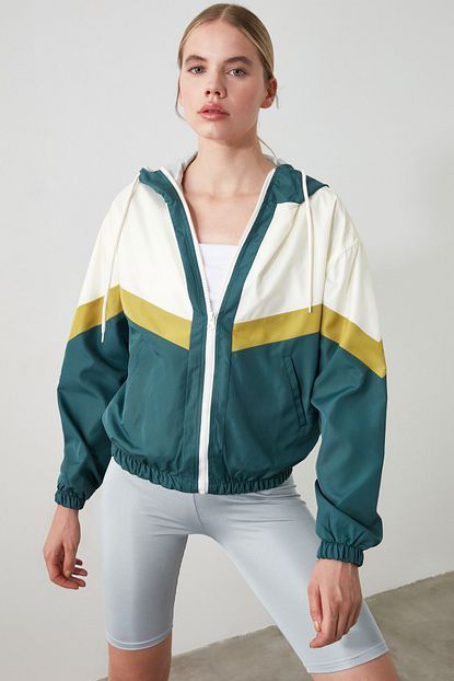 Trendyolmilla Cok Renkli Kapusonlu Spor Mont Twoaw21mo0025 Trendyol
