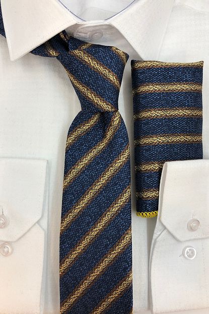 Quesste Accessory Erkek Lacivert Gold Cizgili Desenli Kravat Mendil Set Trendyol