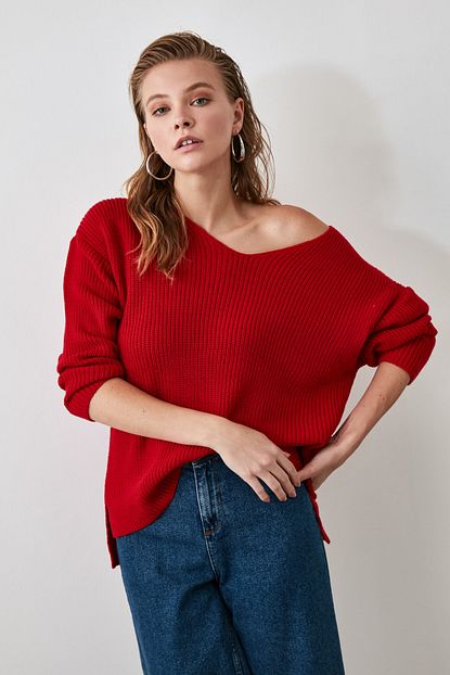 Trendyolmilla Kirmizi V Yaka Triko Kazak Twoaw21kz1273 Trendyol
