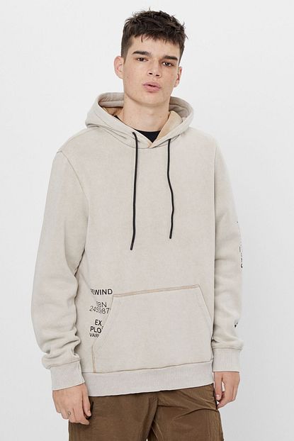 Bershka Erkek Bej Desenli Kapusonlu Sweatshirt Trendyol