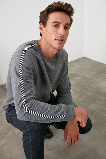 Trendyol Man Antrasit Erkek Uzun Kollu Bisiklet Yaka Kolu Seritli Sweatshirt Tmnaw20sw0088 Trendyol
