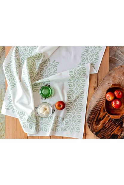 English Home Yesil Desenli Masa Ortusu 100x100 Cm Trendyol