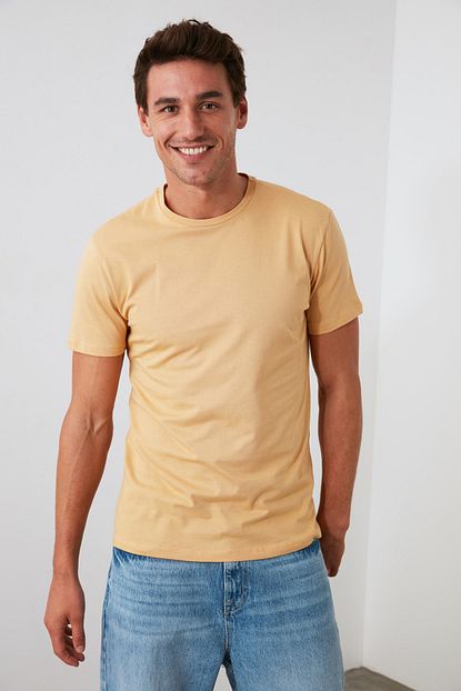 Trendyol Man Bej Basic Erkek T Shirt Pamuklu Kisa Kollu Bisiklet Yaka T Shirt Tmnss19bo0001 Trendyol