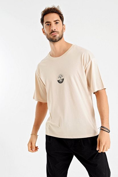 Chuba Erkek Bej Baskili Desen Bisiklet Yaka Oversize T Shirt Trendyol