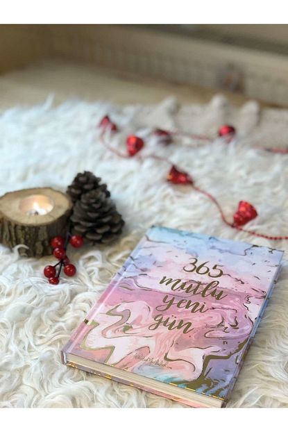 https www trendyol com bikutumutluluk tarihsiz ajanda dreamy 365 mutlu yeni gun planlayici defter p 4316372