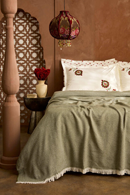Karaca Home Zenyra Çift Kişilik Nakışlı Nish Set Mutlicolor