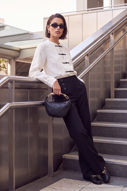 Siyah Gold Metal Saplı Kadın Mini Boy Omuz Çantası TAKAW27OC00003