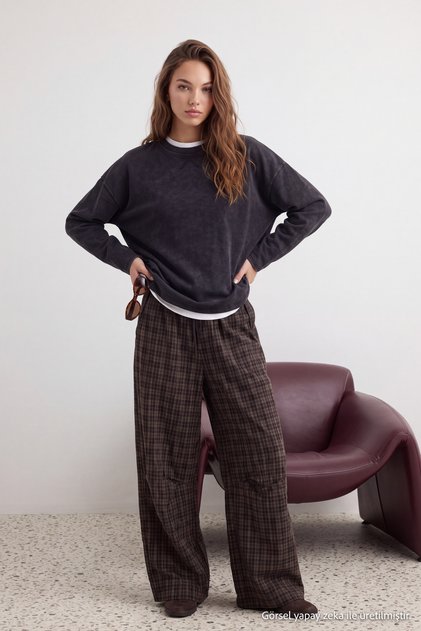 Antrasit Kalın Pamuklu Eskitme Efektli Relaxed Kalıp Bisiklet Yaka Örme T-Shirt TWOAW24TS00006