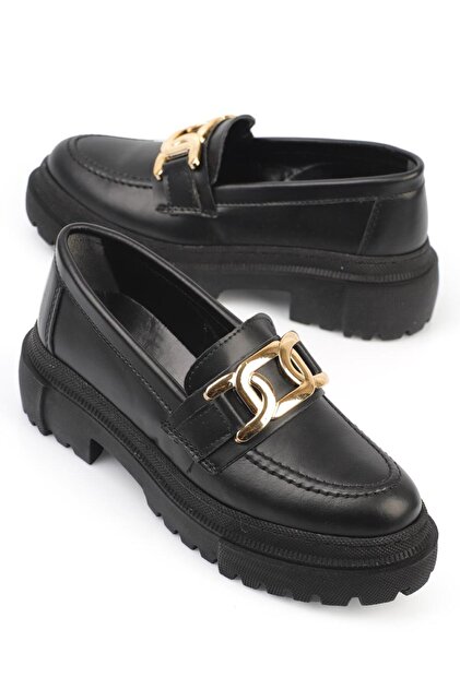 Capone Oval Toe Women's Loafer with Metal Accessories and Wrinkled Patent Leather Sole