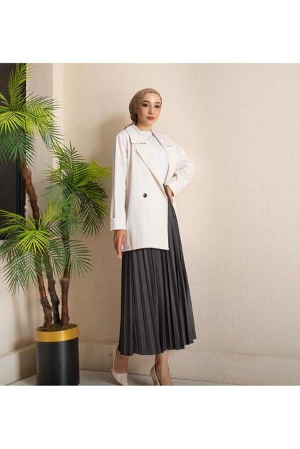 تنورة نسائية رقيقة مطوي