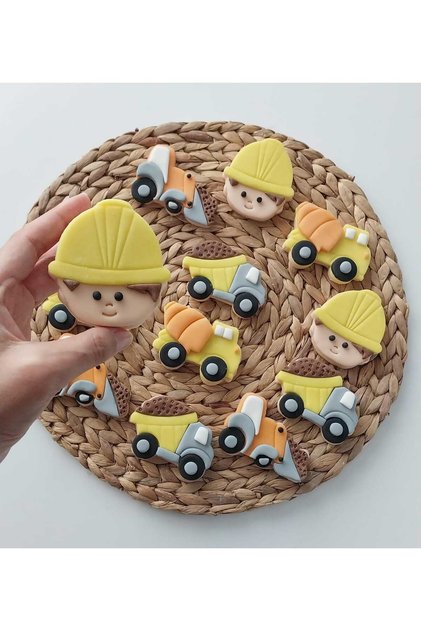 Business Machinery and Operator Model Boutique Cookies - 20 Pieces