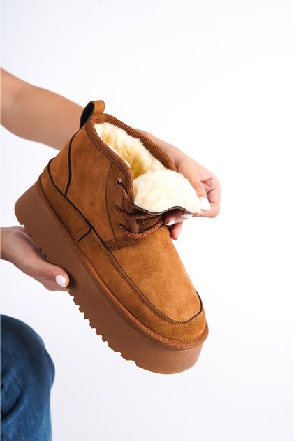 Hugu Laced Thick Sole Women's Boots with Fur Inside Tan