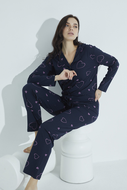 Pyjama-Anzug mit Knöpfen