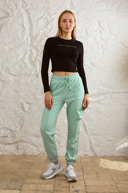 Pantaloni de sport tricotați cu buzunar cargo cu design special pentru femei