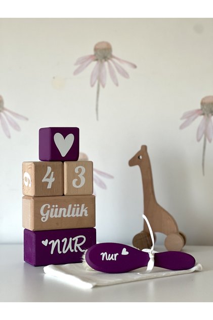 Renkli anne bebek anı küpü lila beyaz yazılı set bebek saç tarağı isimli set