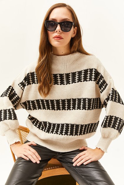 Women's Stone Black Crew Neck Striped Knitwear Sweater KZK-19000682