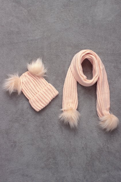 Set beretă eșarfă cu pompon dublu