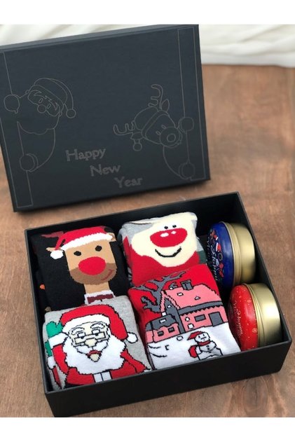New Year's Special Designed 4 pieces of cotton socks and 2 pieces of custom Christmas patterned metal box candles