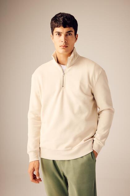 Comfort Fit Zippered Stand-up Collar Sweatshirt