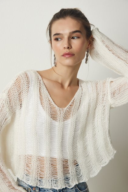 Woman's White V-Neck Ripped Detailed Seasonal Crop Knit Pullover Kİ00091